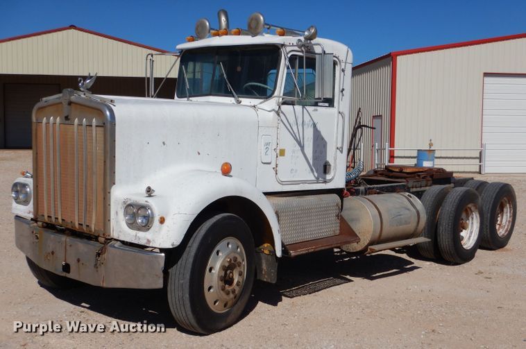 image for item LU9660 1974 Kenworth W900  semi truck