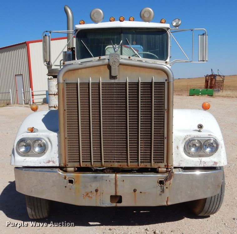 image for item LU9660 1974 Kenworth W900  semi truck