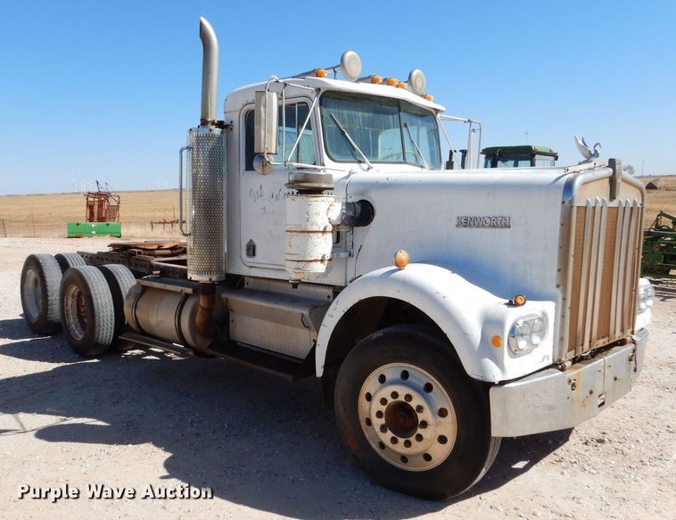 image for item LU9660 1974 Kenworth W900  semi truck