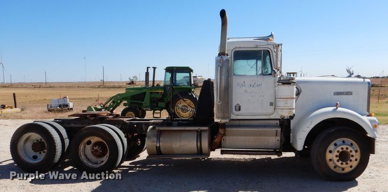 image for item LU9660 1974 Kenworth W900  semi truck