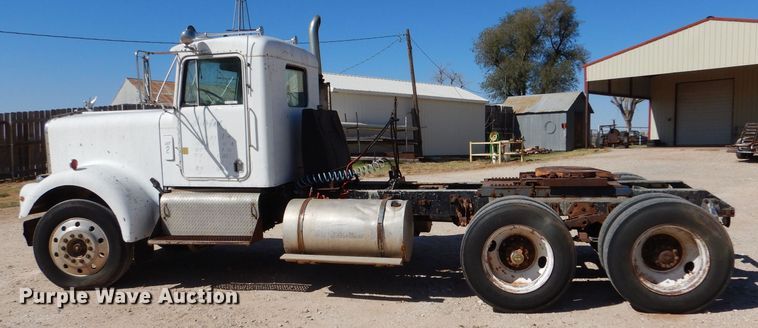 image for item LU9660 1974 Kenworth W900  semi truck