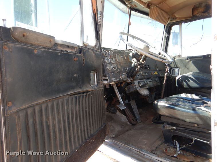 image for item LU9660 1974 Kenworth W900  semi truck