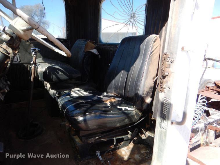 image for item LU9660 1974 Kenworth W900  semi truck