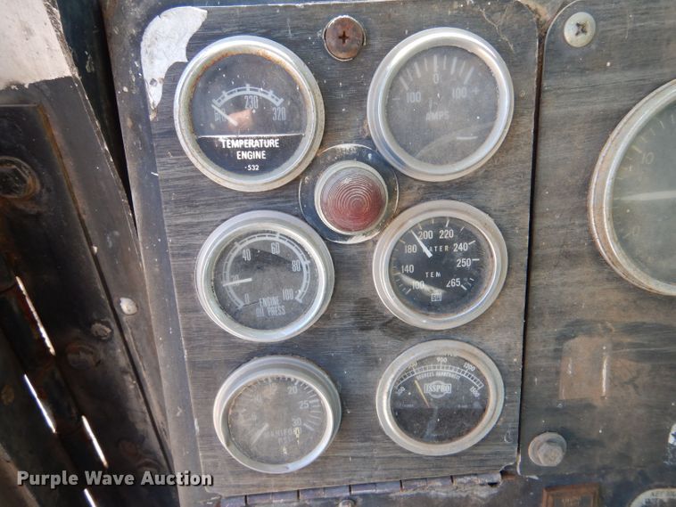 image for item LU9660 1974 Kenworth W900  semi truck