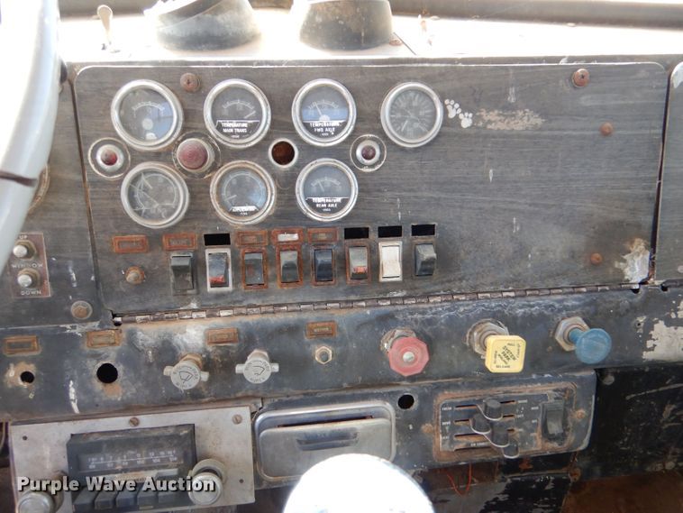 image for item LU9660 1974 Kenworth W900  semi truck