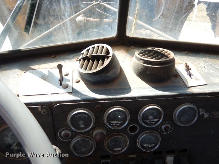 image for item LU9660 1974 Kenworth W900  semi truck