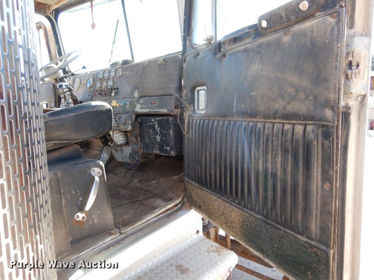 image for item LU9660 1974 Kenworth W900  semi truck