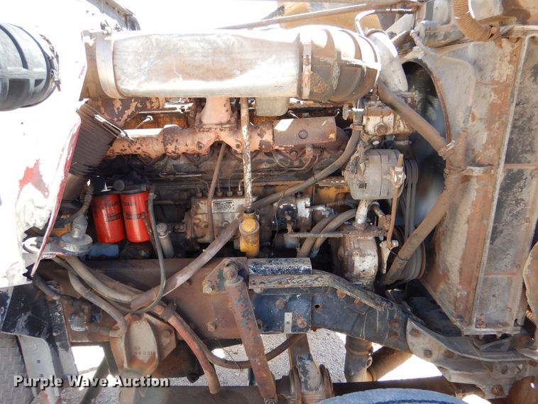 image for item LU9660 1974 Kenworth W900  semi truck