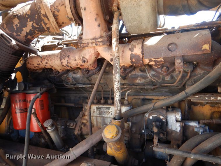 image for item LU9660 1974 Kenworth W900  semi truck