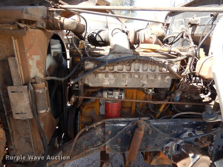 image for item LU9660 1974 Kenworth W900  semi truck