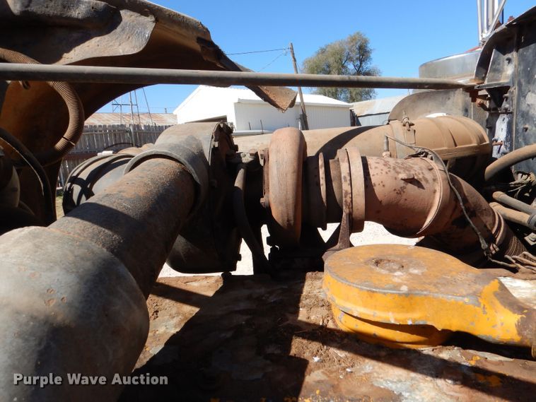 image for item LU9660 1974 Kenworth W900  semi truck