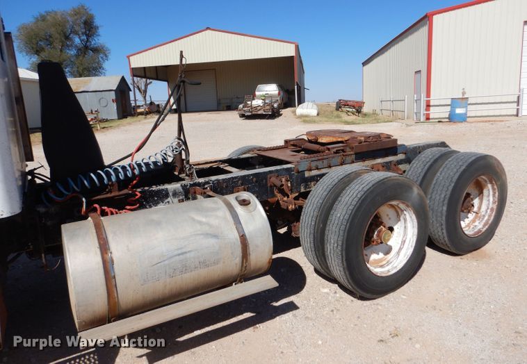 image for item LU9660 1974 Kenworth W900  semi truck