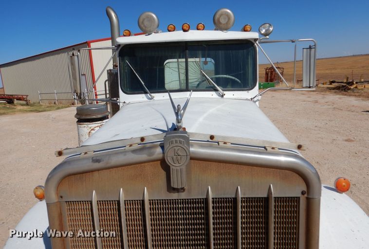 image for item LU9660 1974 Kenworth W900  semi truck