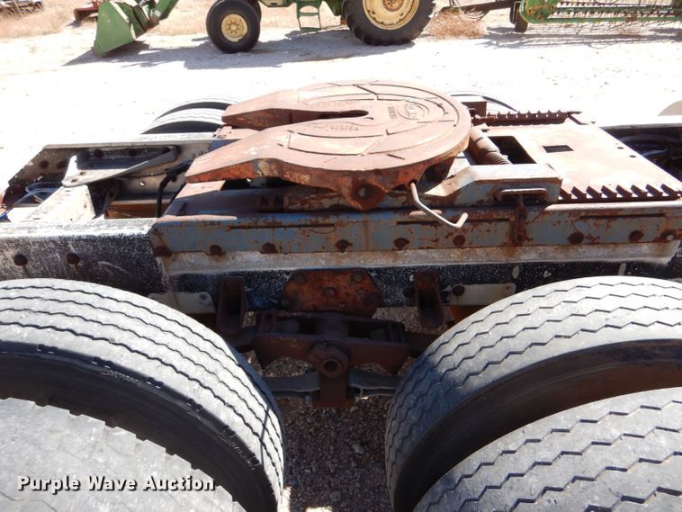 image for item LU9660 1974 Kenworth W900  semi truck