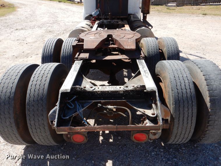 image for item LU9660 1974 Kenworth W900  semi truck