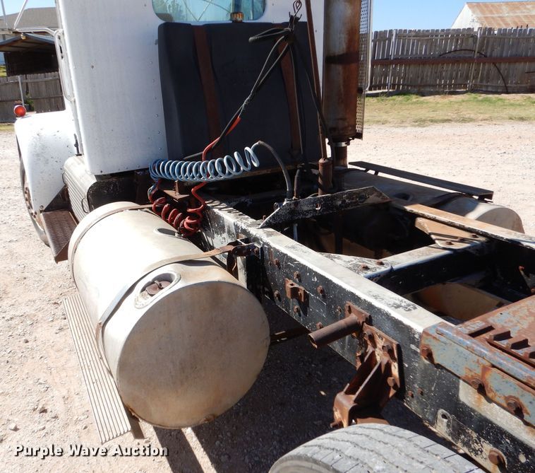 image for item LU9660 1974 Kenworth W900  semi truck