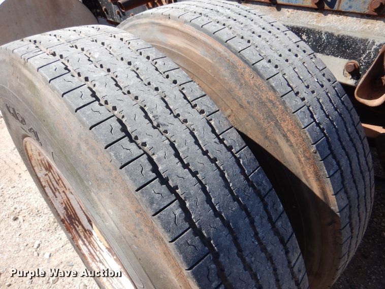 image for item LU9660 1974 Kenworth W900  semi truck