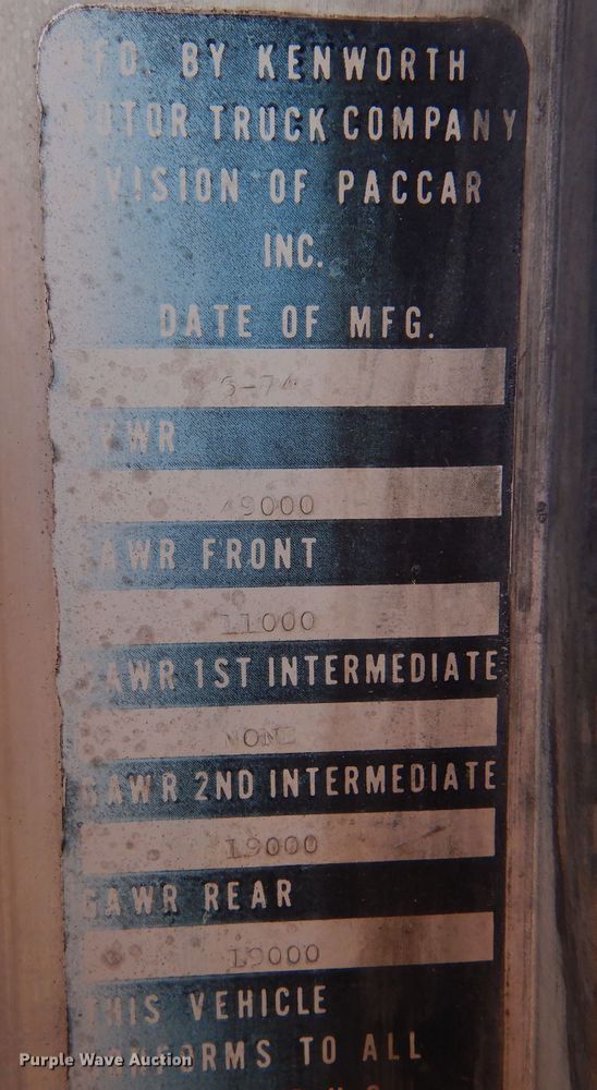 image for item LU9660 1974 Kenworth W900  semi truck