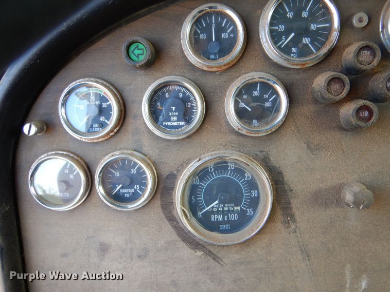 image for item LU9681 1981 Peterbilt 382  semi truck