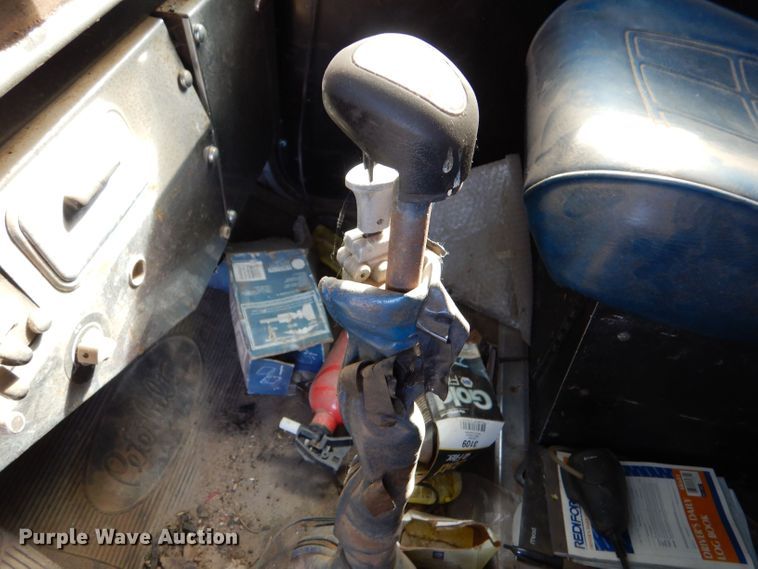 image for item LU9681 1981 Peterbilt 382  semi truck