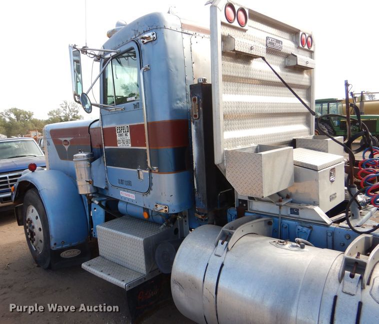 image for item LU9681 1981 Peterbilt 382  semi truck