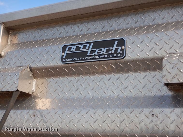 image for item LU9681 1981 Peterbilt 382  semi truck