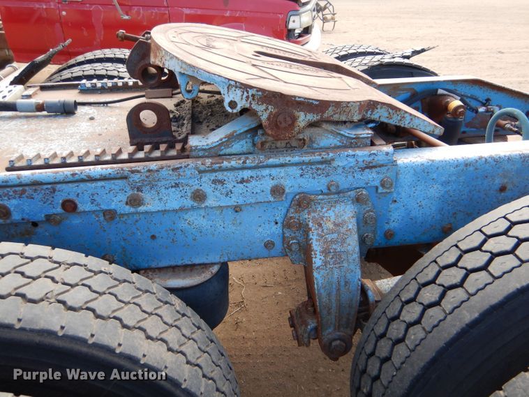 image for item LU9681 1981 Peterbilt 382  semi truck