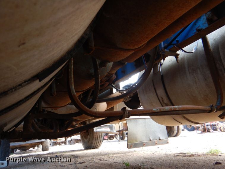 image for item LU9681 1981 Peterbilt 382  semi truck