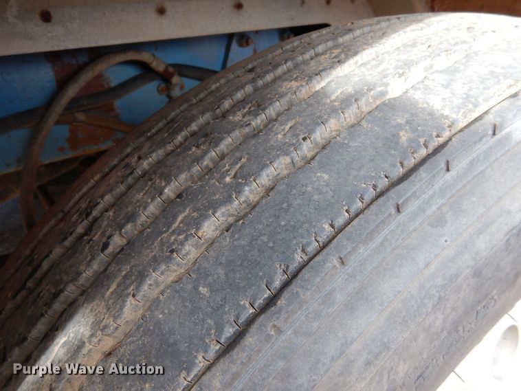 image for item LU9681 1981 Peterbilt 382  semi truck