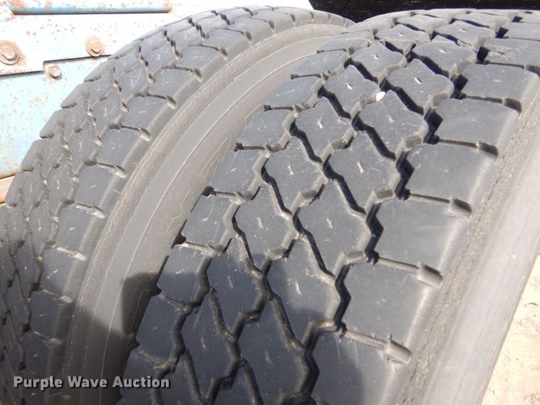 image for item LU9681 1981 Peterbilt 382  semi truck