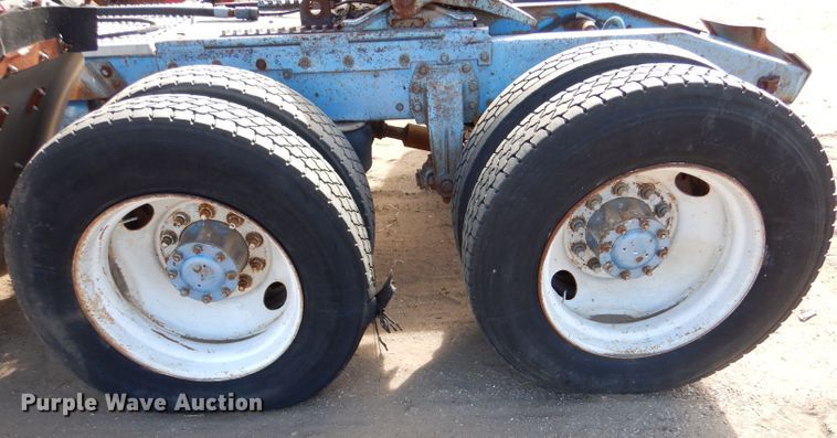 image for item LU9681 1981 Peterbilt 382  semi truck