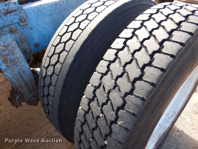 image for item LU9681 1981 Peterbilt 382  semi truck