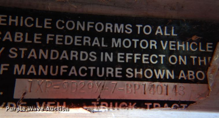 image for item LU9681 1981 Peterbilt 382  semi truck