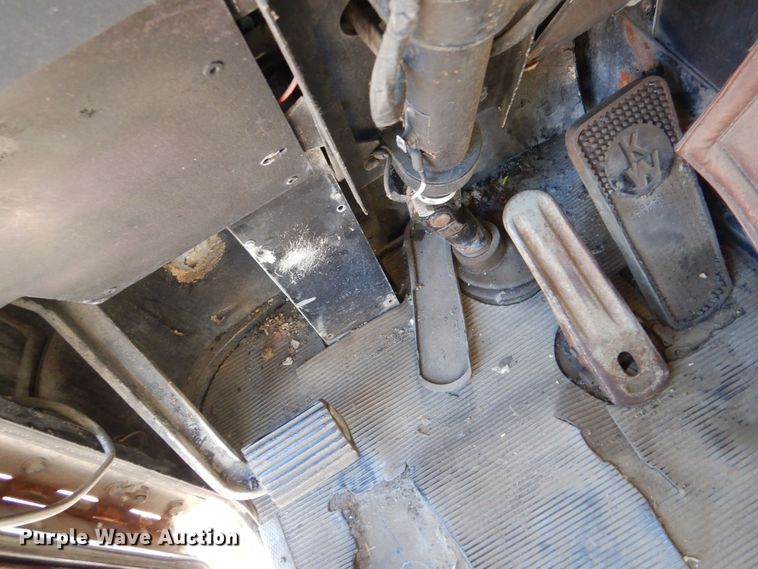 image for item LU9684 1983 Kenworth K100  semi truck