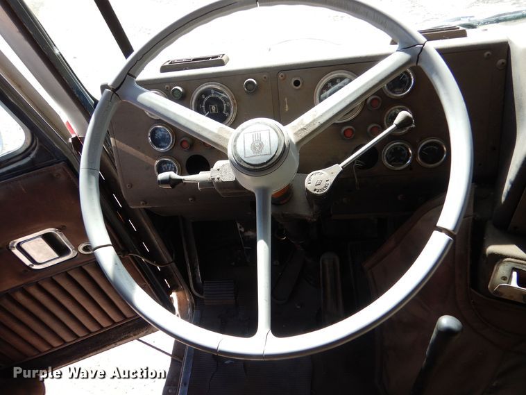 image for item LU9684 1983 Kenworth K100  semi truck