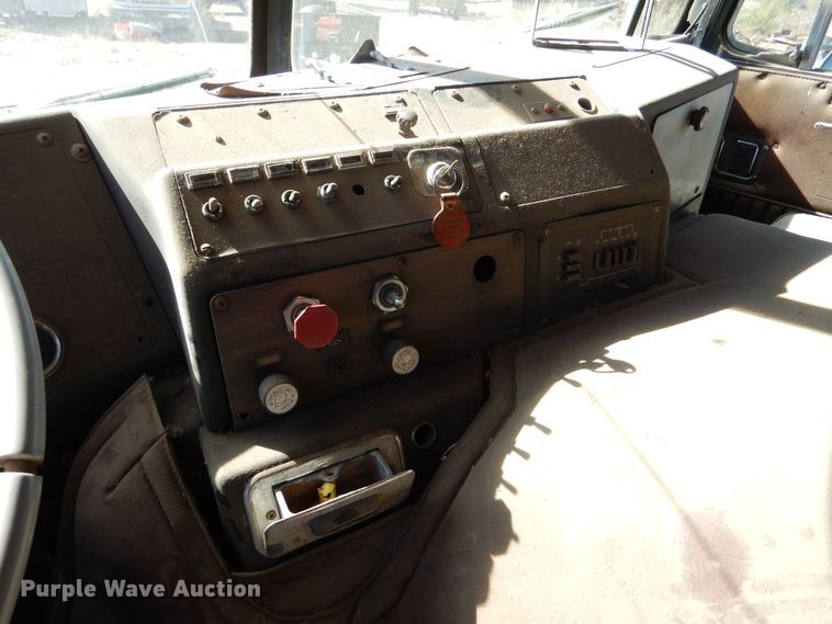 image for item LU9684 1983 Kenworth K100  semi truck