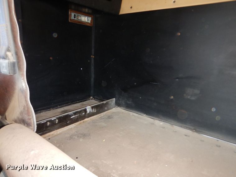 image for item LU9684 1983 Kenworth K100  semi truck