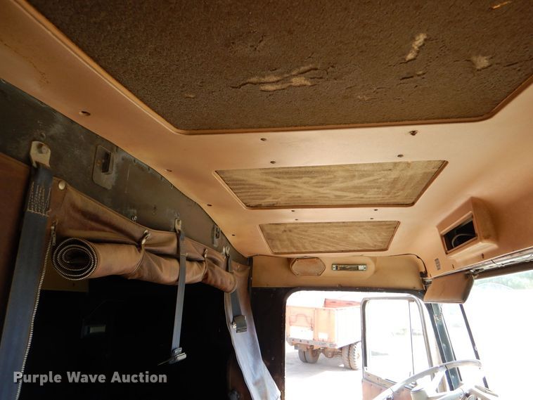 image for item LU9684 1983 Kenworth K100  semi truck