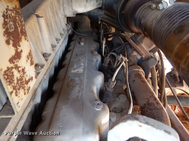 image for item LU9684 1983 Kenworth K100  semi truck