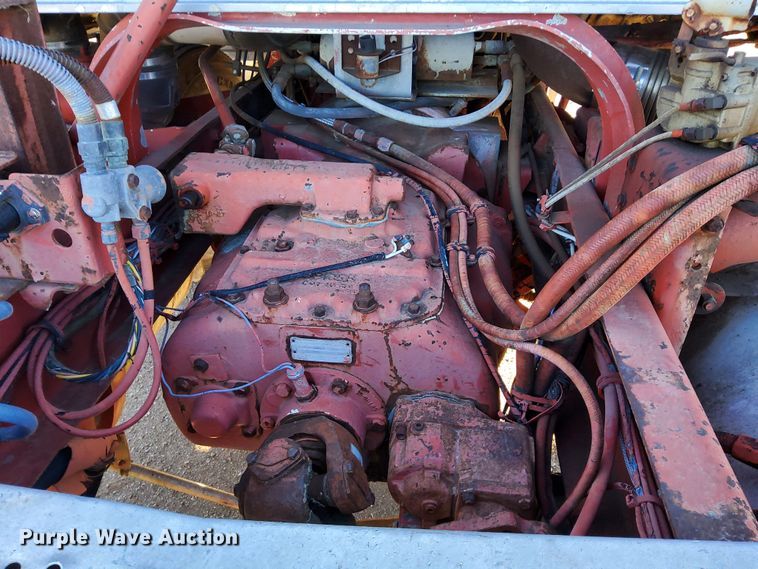 image for item LU9684 1983 Kenworth K100  semi truck