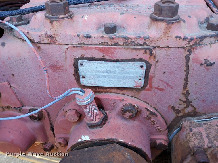 image for item LU9684 1983 Kenworth K100  semi truck