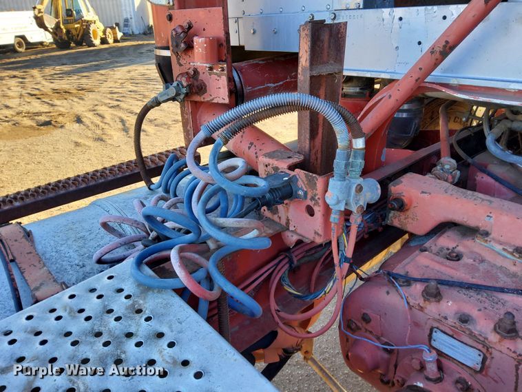 image for item LU9684 1983 Kenworth K100  semi truck