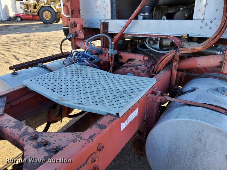 image for item LU9684 1983 Kenworth K100  semi truck