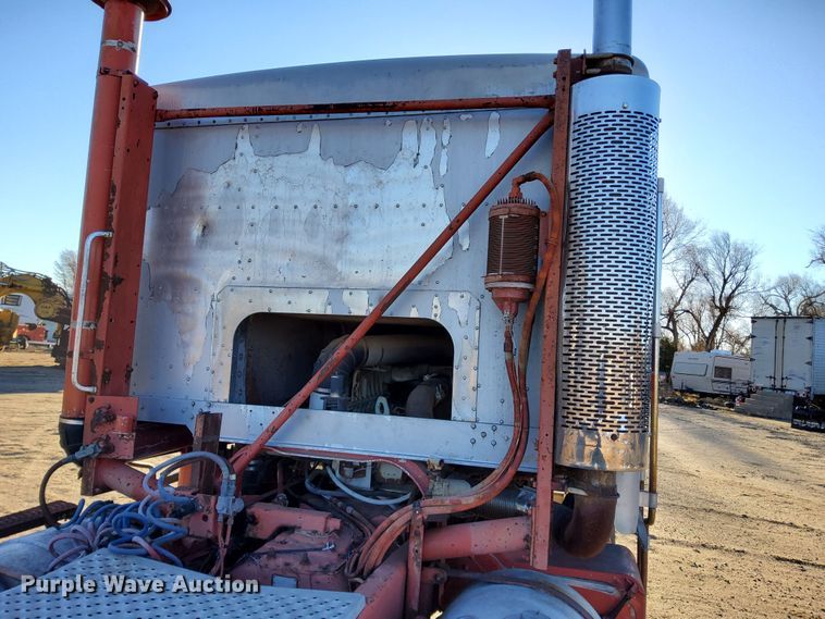 image for item LU9684 1983 Kenworth K100  semi truck