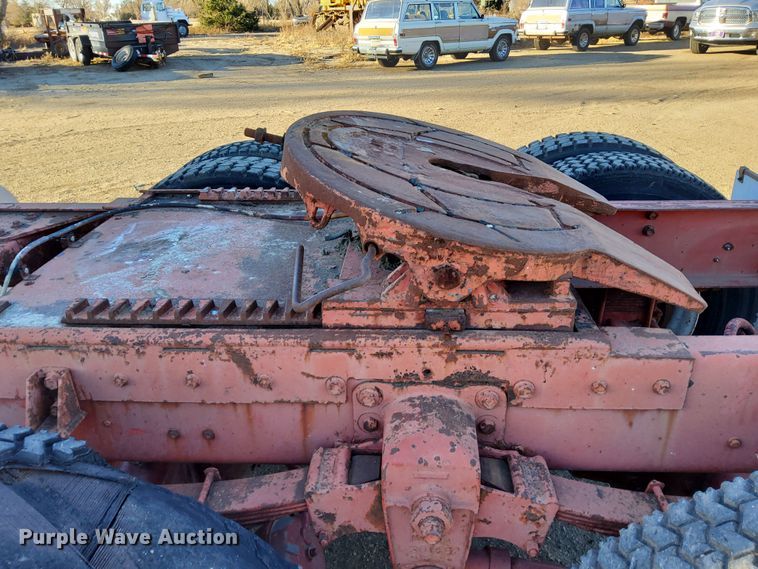 image for item LU9684 1983 Kenworth K100  semi truck