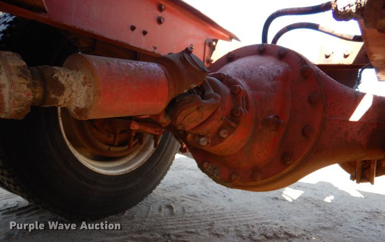 image for item LU9684 1983 Kenworth K100  semi truck