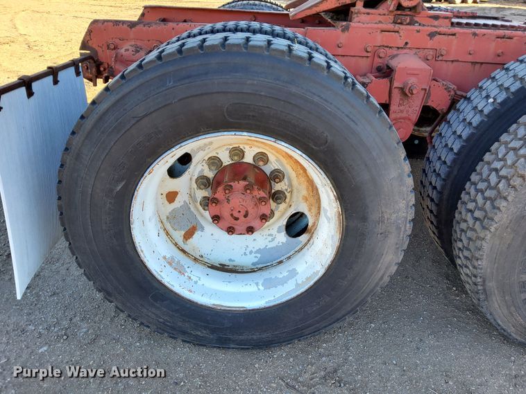 image for item LU9684 1983 Kenworth K100  semi truck