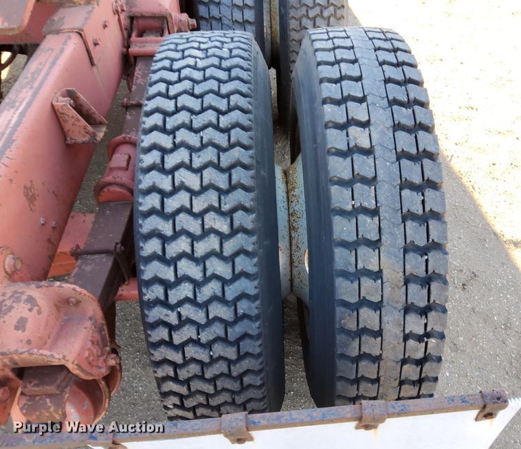 image for item LU9684 1983 Kenworth K100  semi truck