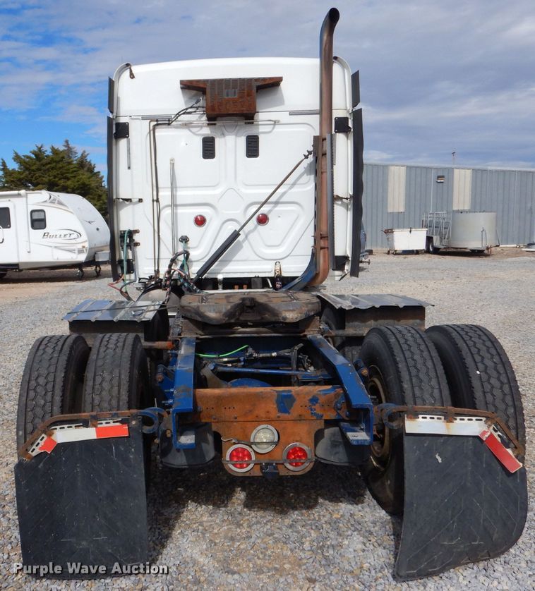 image for item LU9726 2014 Freightliner Cascadia  semi truck