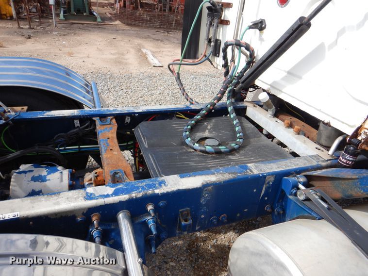 image for item LU9726 2014 Freightliner Cascadia  semi truck